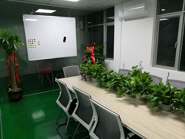 蜂蜜和西红柿做脸——，自然美容的瑰宝——一次肌肤焕新的探索